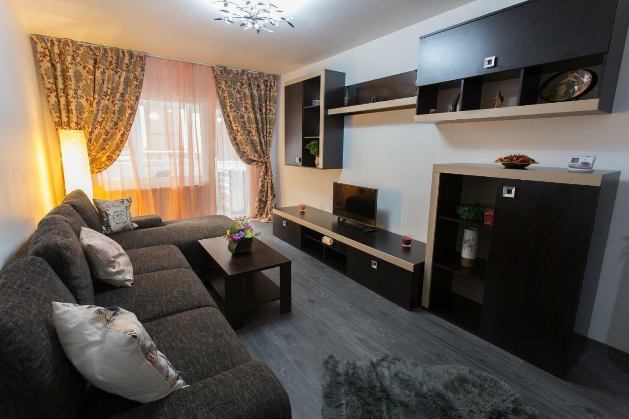 Ferienwohnung Apartament Feelmount Buşteni Exterior foto