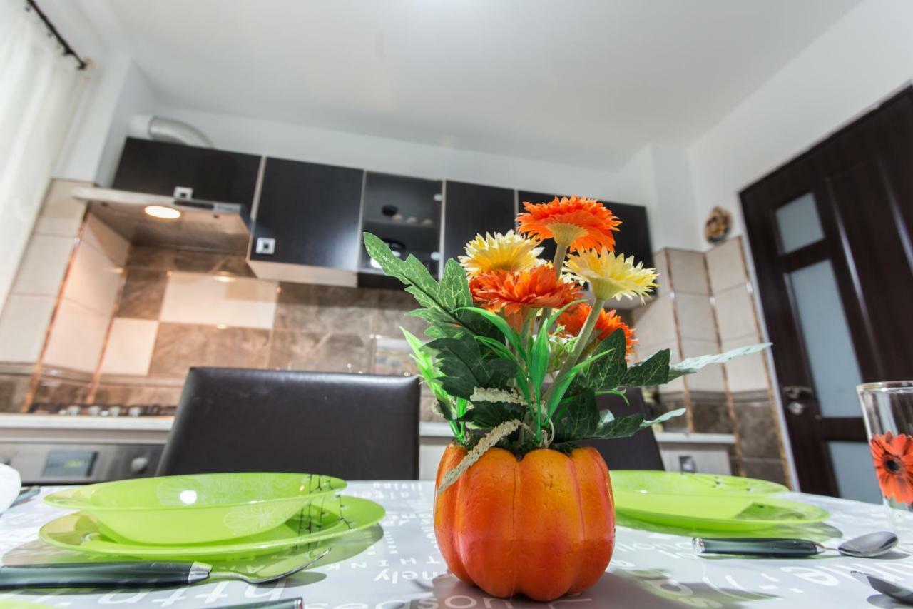 Ferienwohnung Apartament Feelmount Buşteni Exterior foto