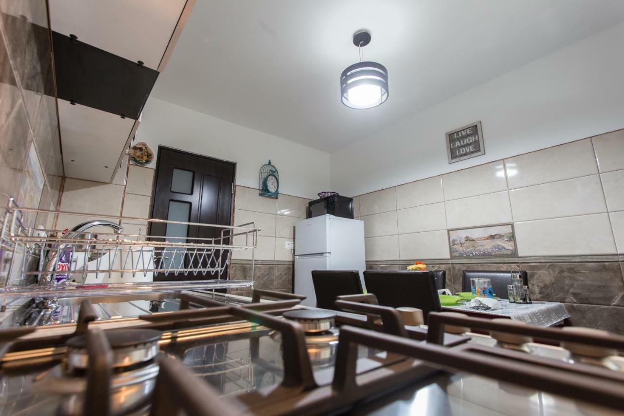 Ferienwohnung Apartament Feelmount Buşteni Exterior foto