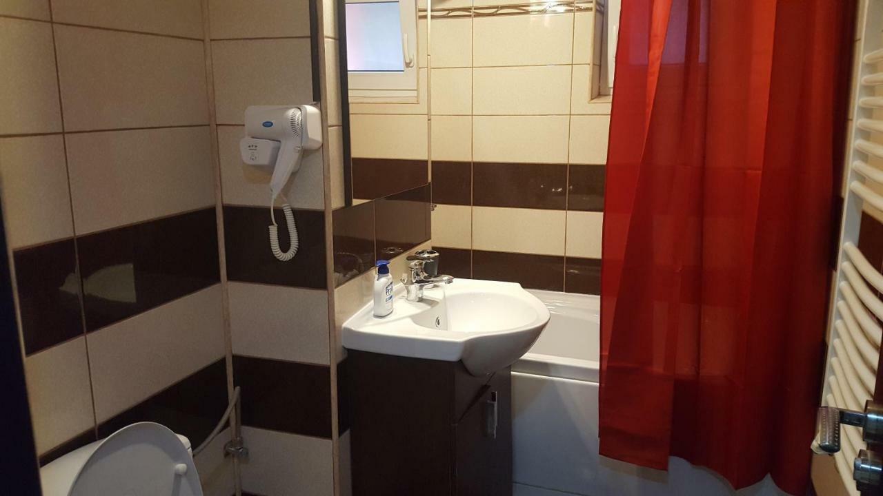 Ferienwohnung Apartament Feelmount Buşteni Exterior foto